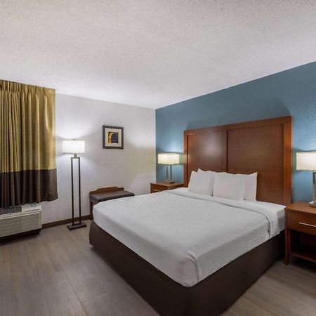 Travelodge By Wyndham Brooklyn Center Εξωτερικό φωτογραφία