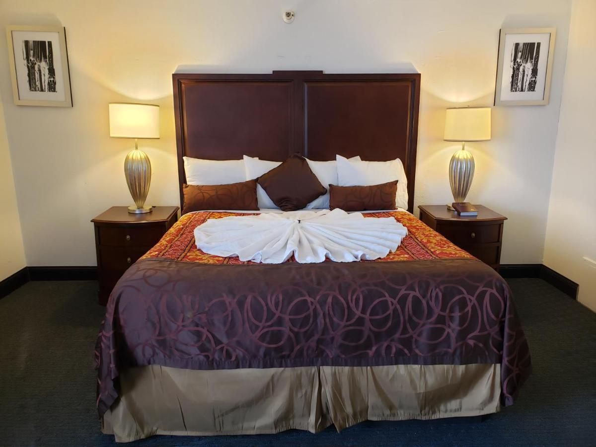 Travelodge By Wyndham Brooklyn Center Εξωτερικό φωτογραφία