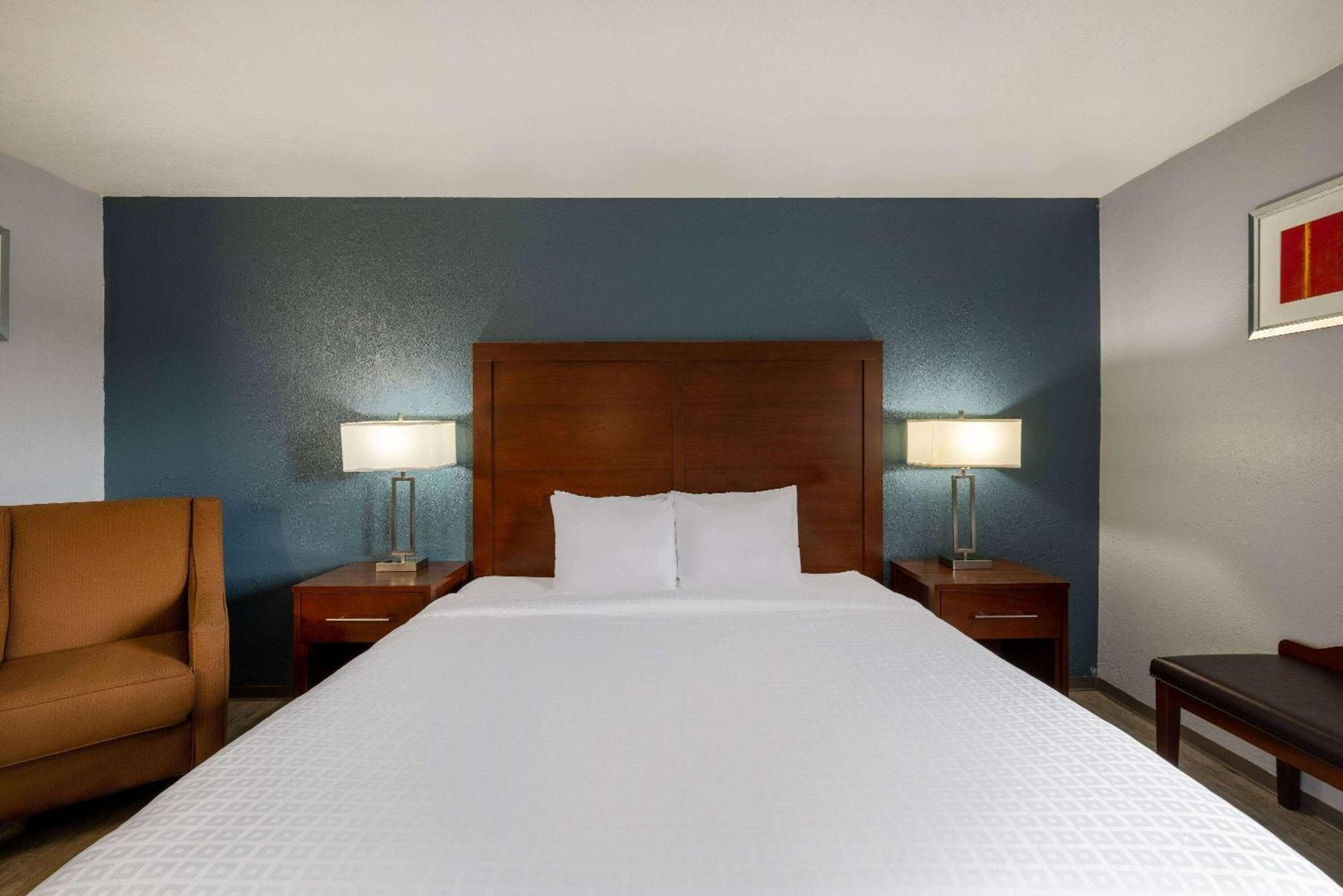 Travelodge By Wyndham Brooklyn Center Εξωτερικό φωτογραφία