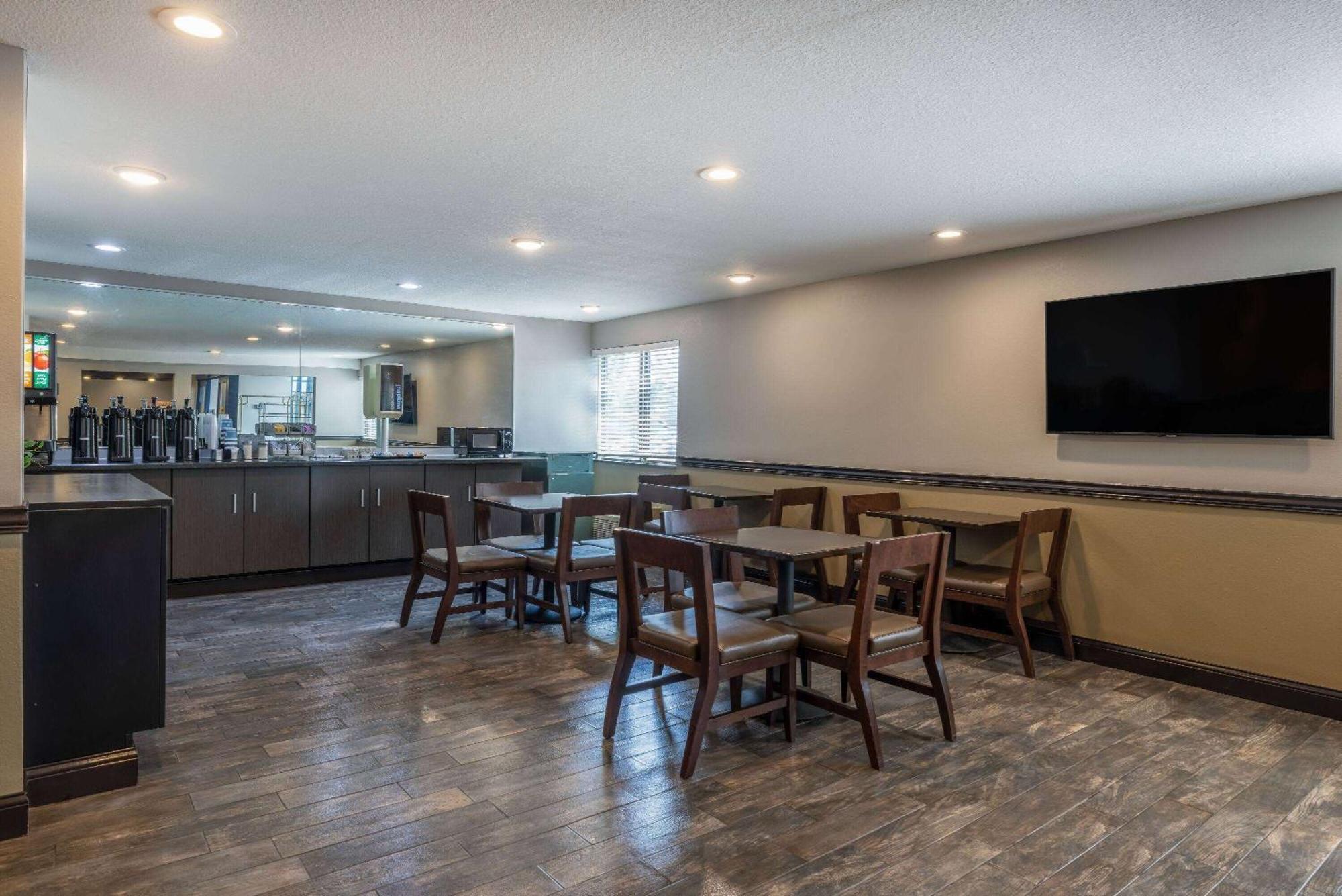 Travelodge By Wyndham Brooklyn Center Εξωτερικό φωτογραφία