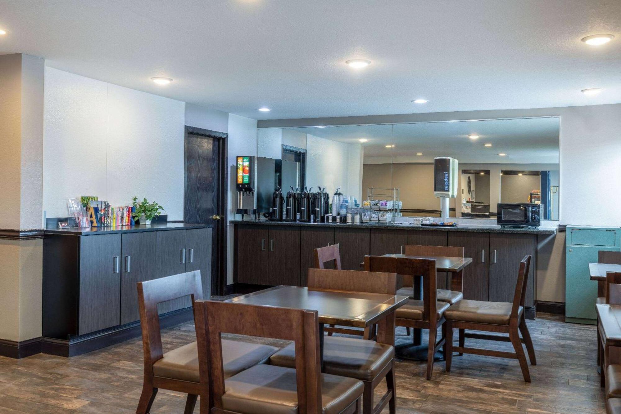 Travelodge By Wyndham Brooklyn Center Εξωτερικό φωτογραφία