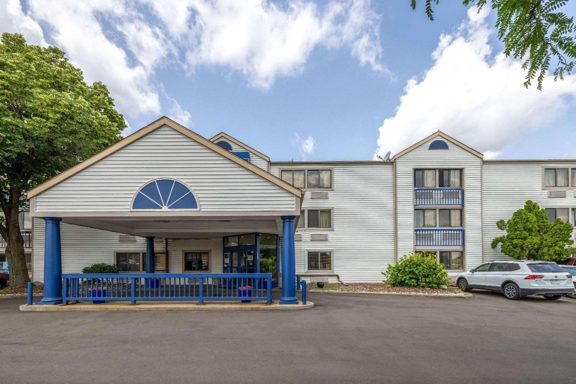 Travelodge By Wyndham Brooklyn Center Εξωτερικό φωτογραφία