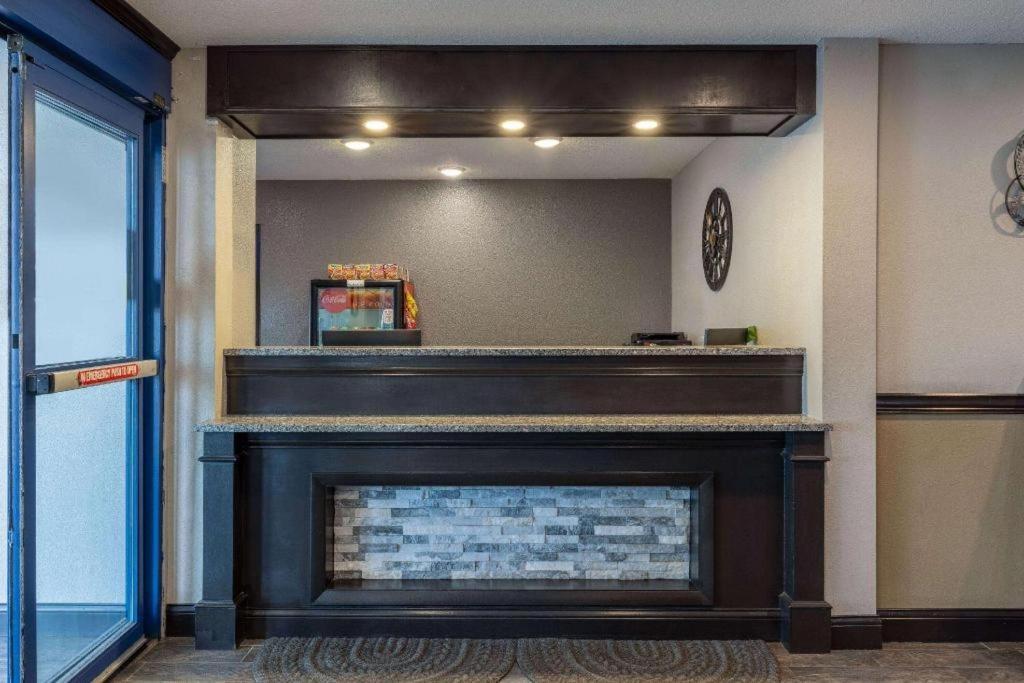 Travelodge By Wyndham Brooklyn Center Εξωτερικό φωτογραφία