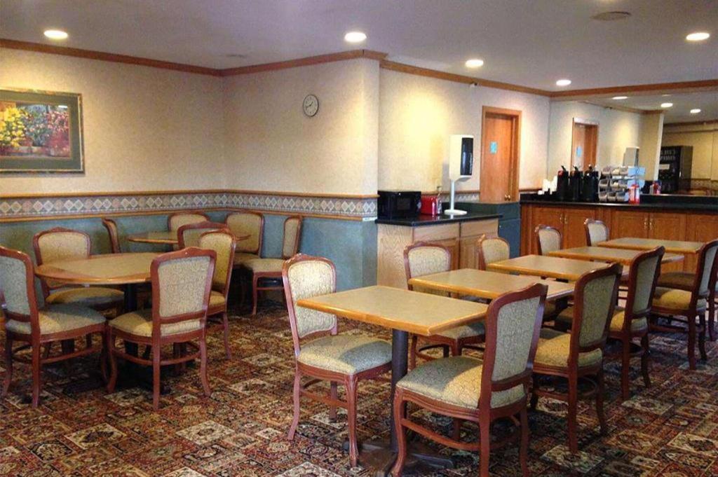 Travelodge By Wyndham Brooklyn Center Εξωτερικό φωτογραφία
