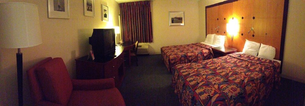 Travelodge By Wyndham Brooklyn Center Εξωτερικό φωτογραφία
