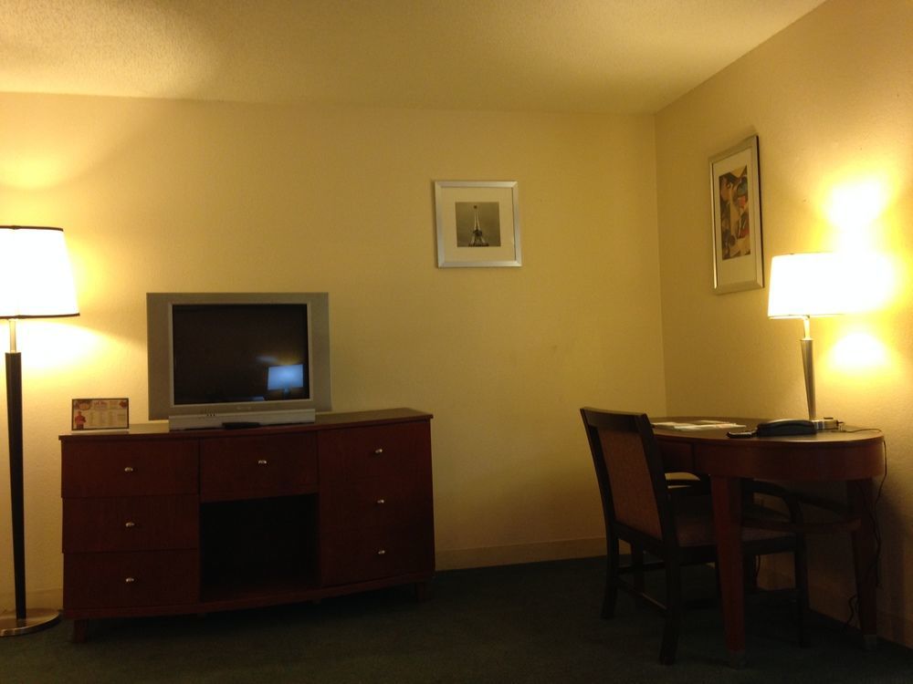 Travelodge By Wyndham Brooklyn Center Εξωτερικό φωτογραφία