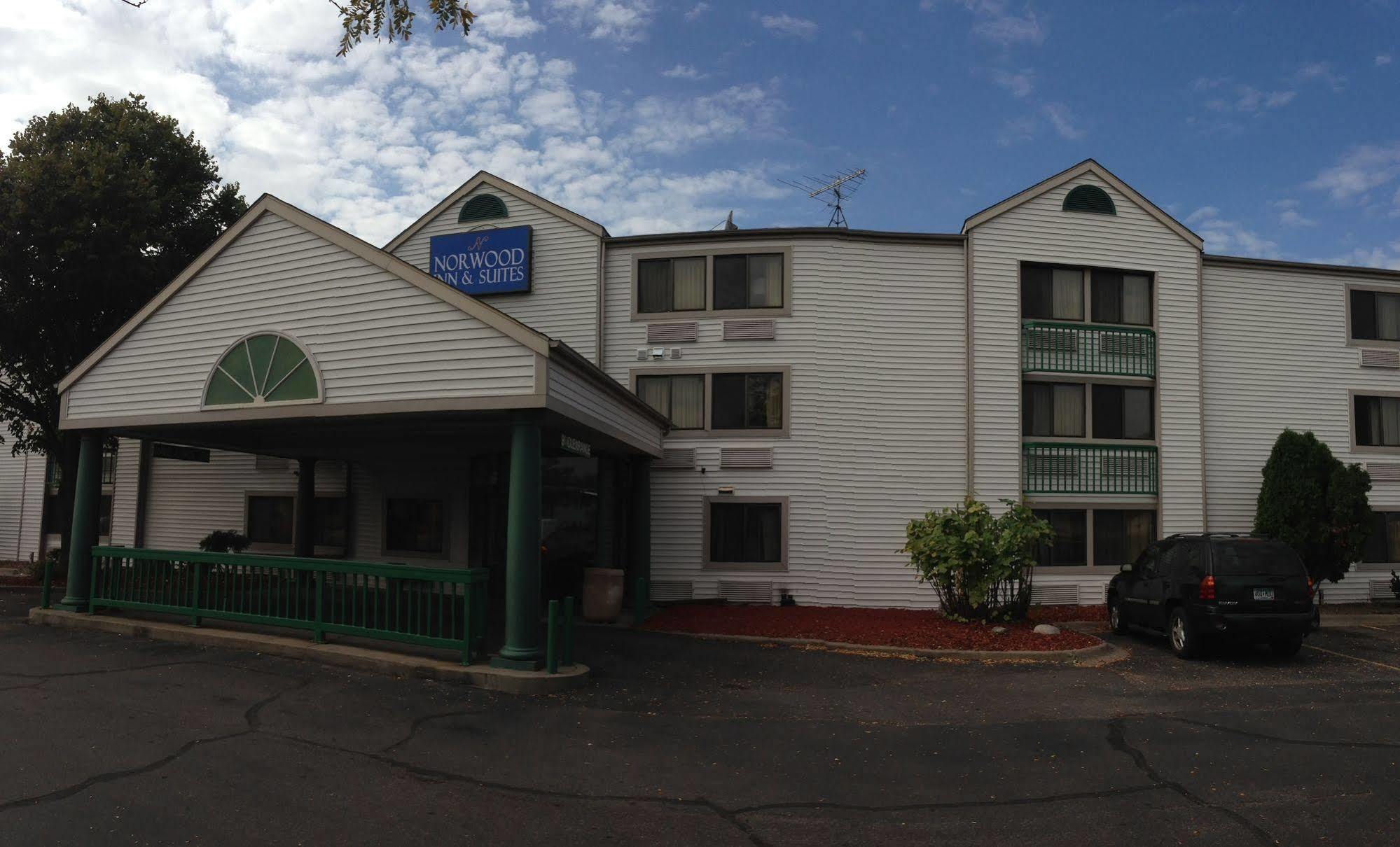 Travelodge By Wyndham Brooklyn Center Εξωτερικό φωτογραφία