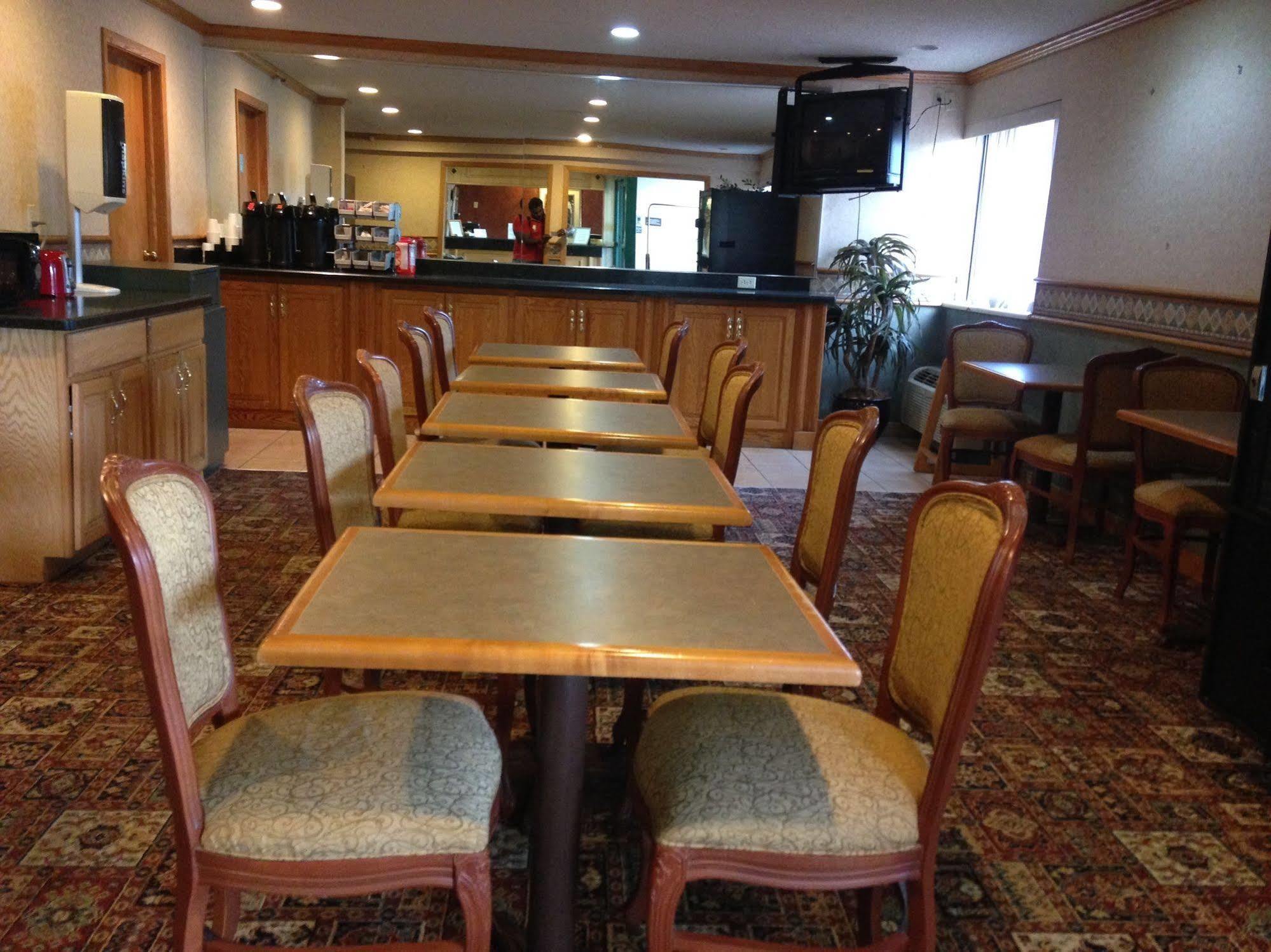 Travelodge By Wyndham Brooklyn Center Εξωτερικό φωτογραφία
